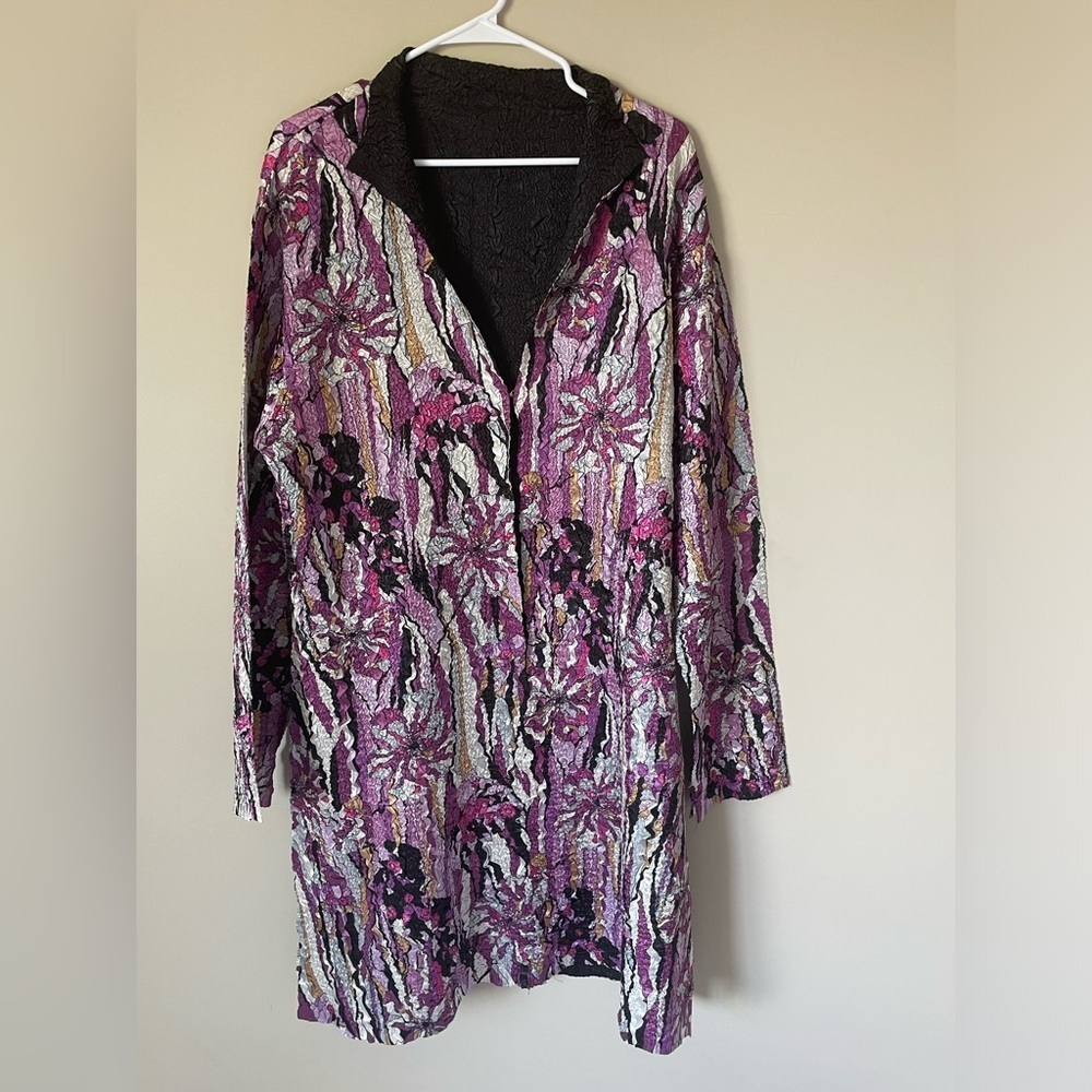 Soft crinkle like stretchy Textured material funky Floral long cardigan size XL